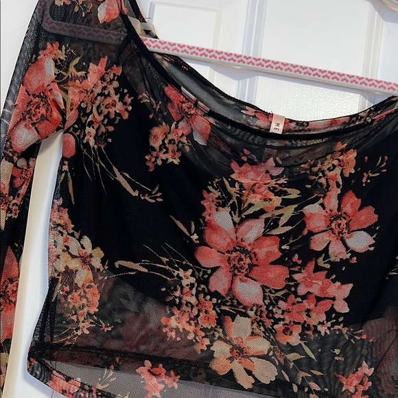 Floral Mesh Long Sleeve Blouse - Picture 2 of 4